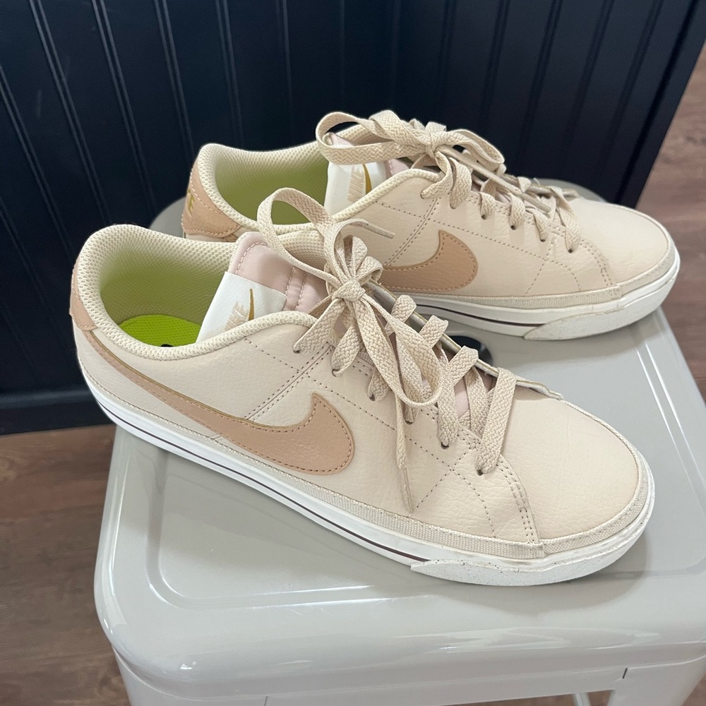 Nike Court Legacy- Women’s 8.5